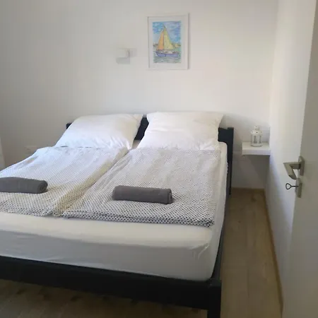 Beach Apartment *